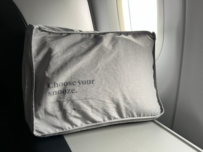low cost inflatable travel neck
